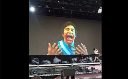 Polémica en Argentina: Dum Chica proyecta video contra Milei en Lollapalooza y divide opiniones; "tuvieron sus 5 minutos de fama"