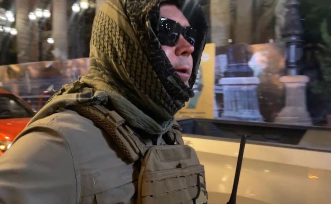 Alcalde se disfraza como en zona de guerra durante balaceras en Guanajuato