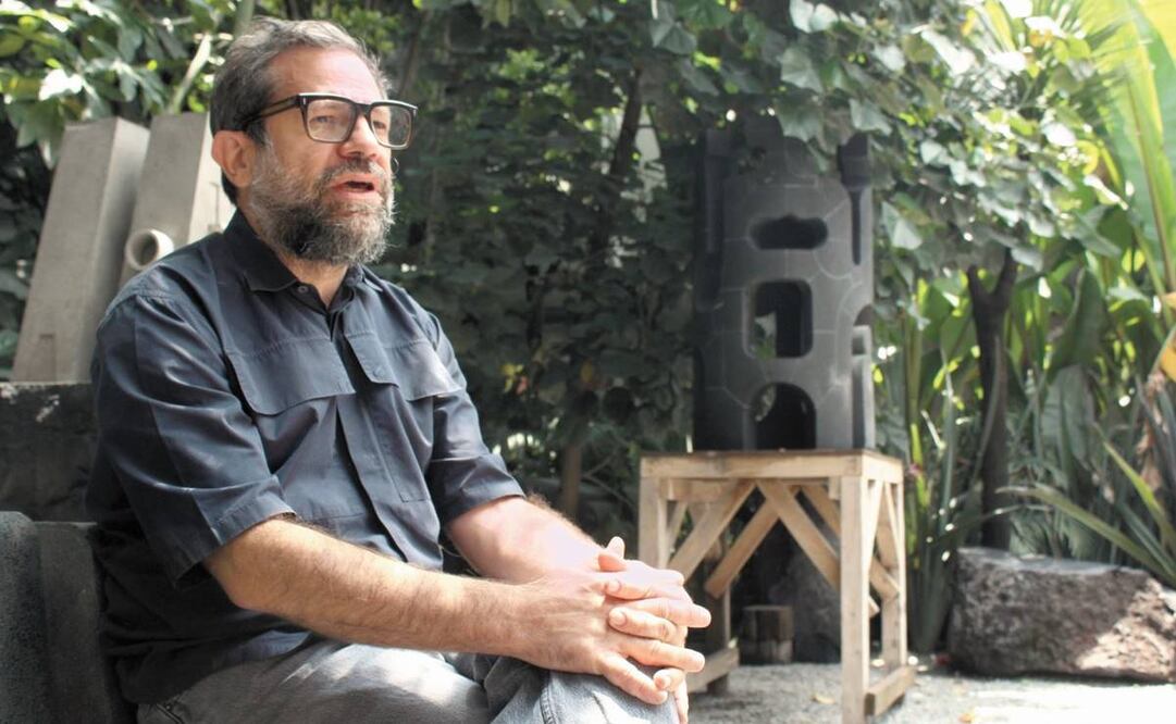 Pedro Reyes, en su estudio en Coyoacán. Foto: Juan Boites/ EL UNIVERSAL.