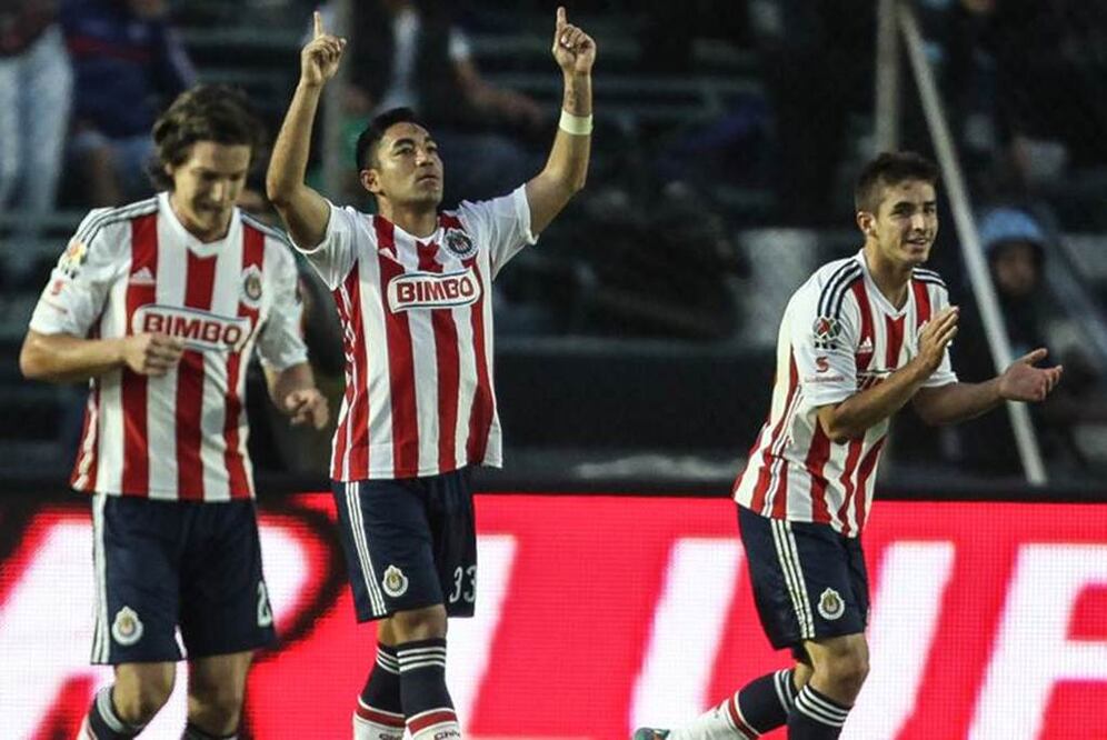 Marco celebra un gol con Chivas