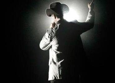 Un rosario y una lápida: señales del adiós de Valentín Elizalde