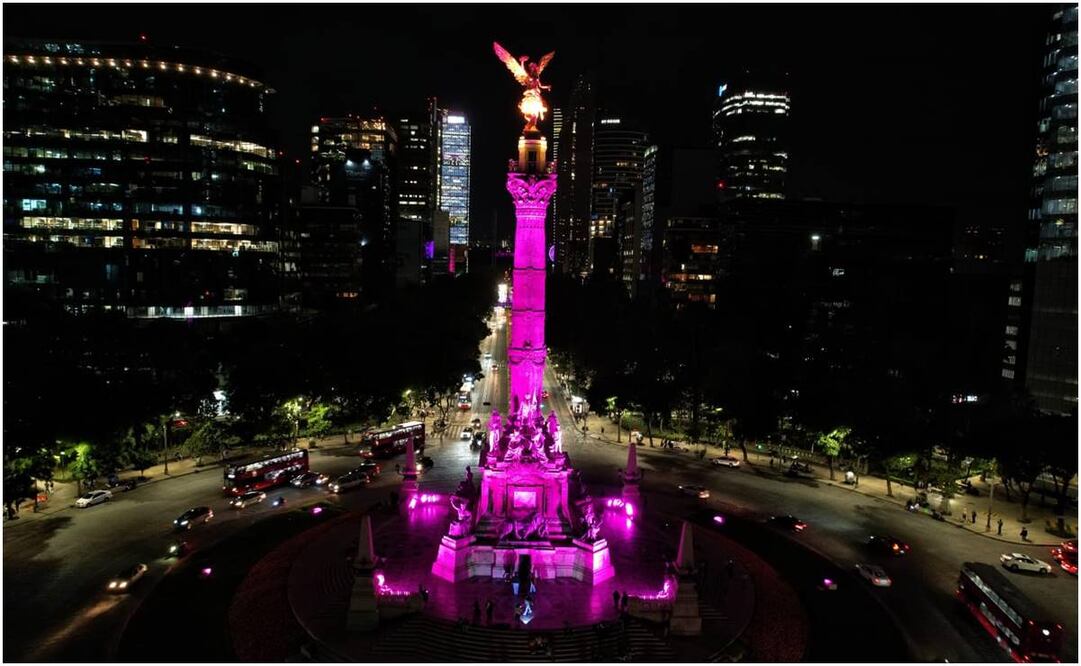 Monumentos se pintan de rosa por la Lucha contra el cáncer. Foto: Especial