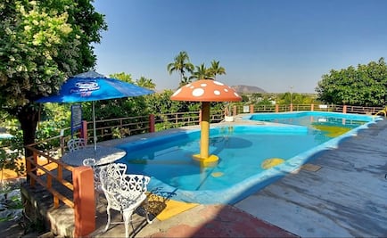 Personas se intoxican con cloro en balneario de Atotonilco, Cuernavaca; 40 recibieron atención médica