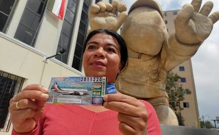 Marlene perdió su trabajo; vendió cubrebocas para poder comprar un "cachito" en la rifa del avión