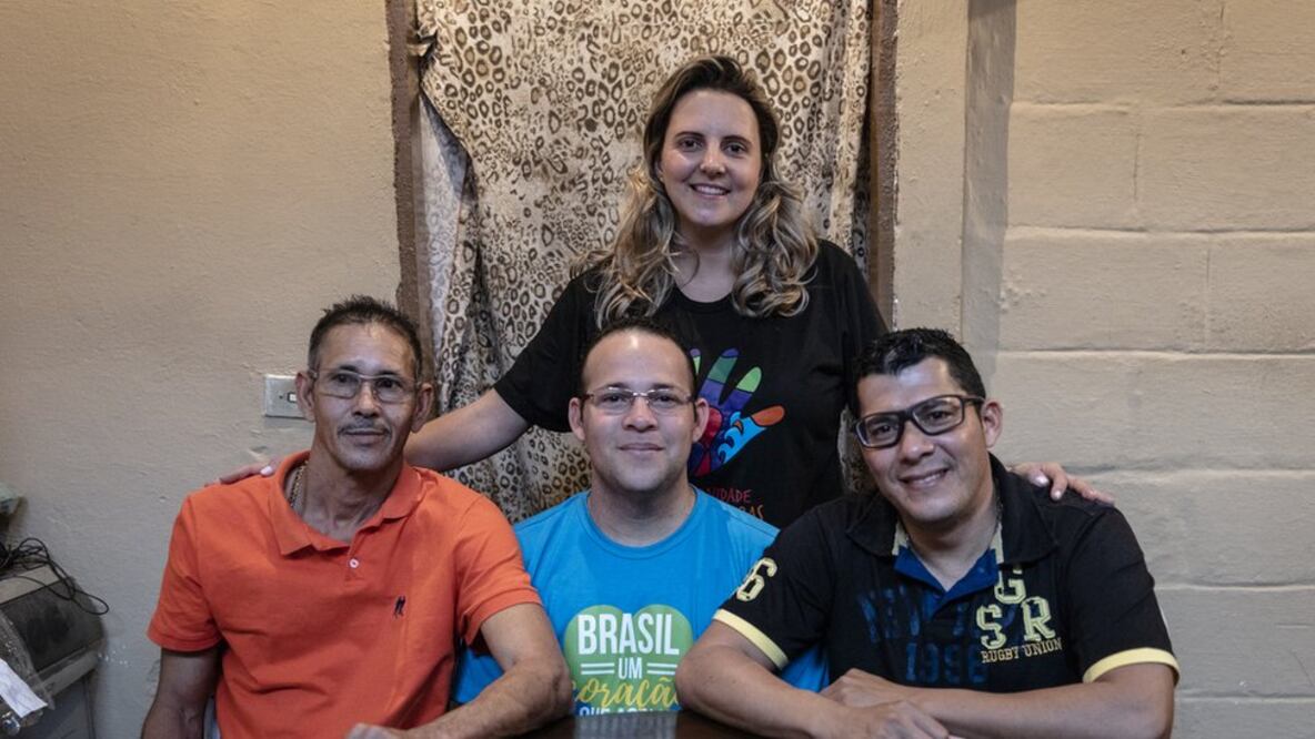 Joyce Simões "adoptó" a los venezolanos Héctor Antuare, Teoscar Ramon Mata y Luis Nelson Baena. (Foto: Gui Christ)