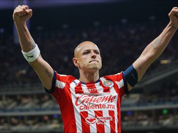 Chicharito Hernández promete cumplir con la exigencia de representar a Chivas; “Vamos a sudar sangre para saldar la deuda”