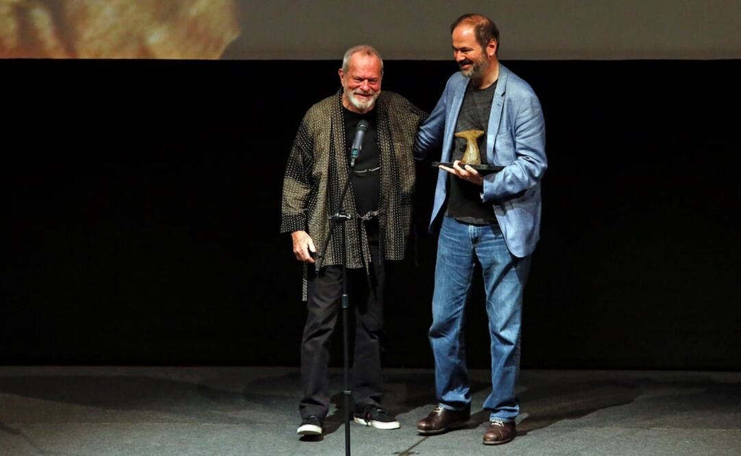 El director de cine británico Terry Gilliam y el escritor mexicano Juan Villoro. Foto: EFE 
