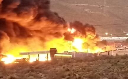 Vuelca tractocamión y se incendia en estación de gasolina en la Monterrey-Saltillo
