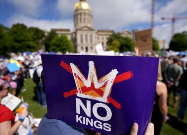 Automovilista atropella a manifestantes de "No Kings" en San Francisco; el responsable fue detenido