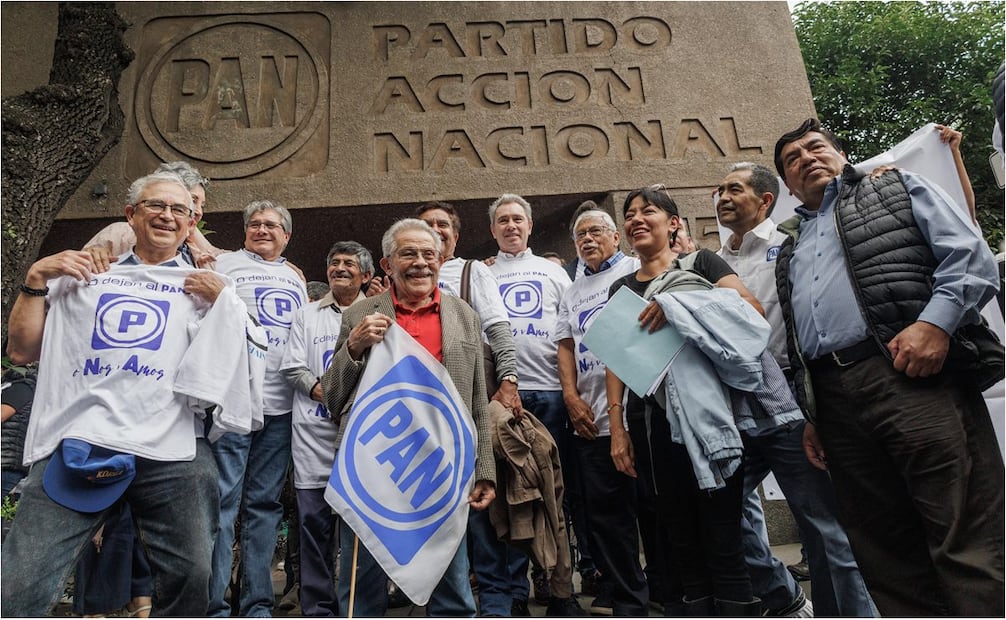 Militantes del PAN exigen que Marko Cortés renuncié al partido. Foto: Yaretzy Osnaya/EL UNIVERSAL