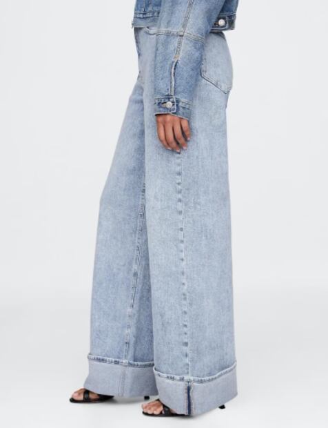 El denim se transforma esta temporada con cortes amplios y un aire vintage irresistible. Foto: Liverpool