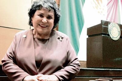 Carmen Salinas está con Hillary Clinton