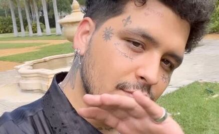 Nodal le canta al oído a una fan igualita a Belinda y el video se hace viral