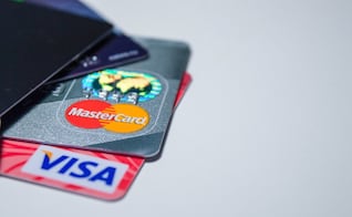 Visa y Mastercard dejan de operar en Cuba, informa el Banco Central; buscan evitar sanciones de EU