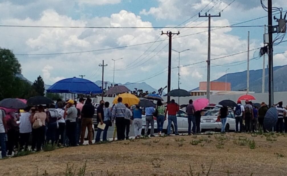 Piden al Ejército intervenir en Saltillo ante caos en vacunación contra Covid-19