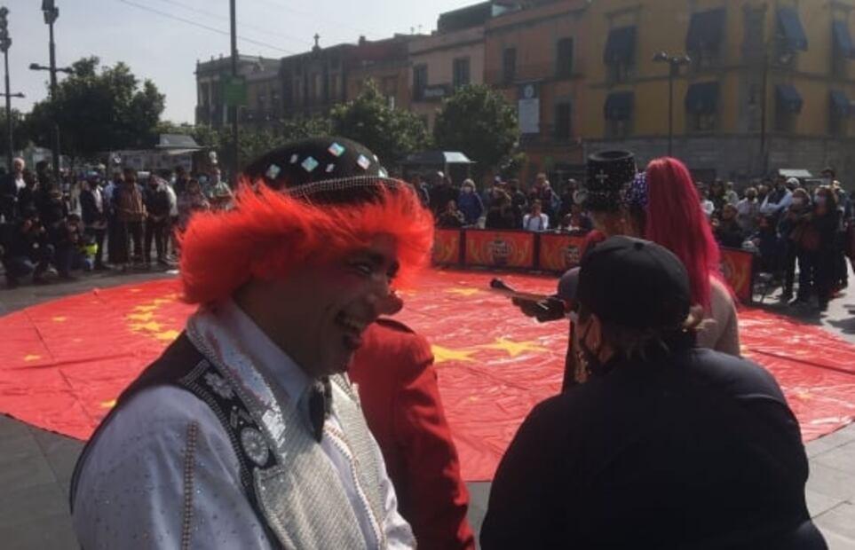 Arman “un circo” junto a Palacio Nacional para pedirle a AMLO protección de espectáculos circenses