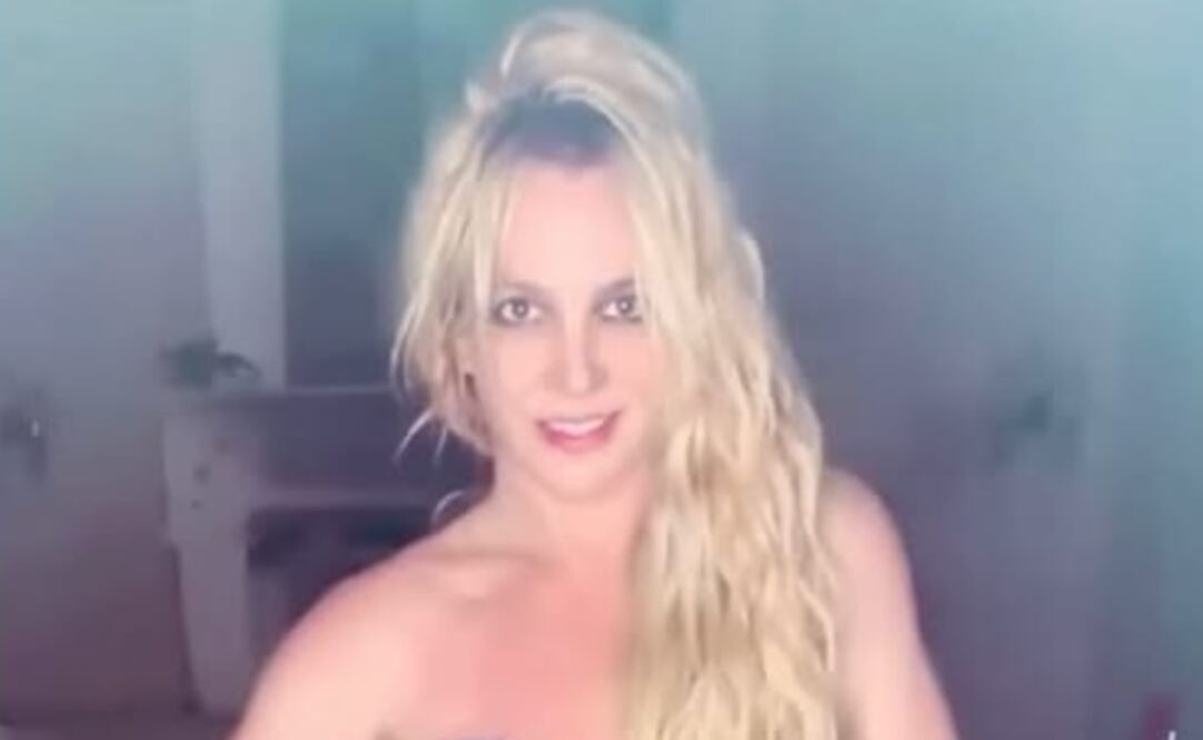 En 2023, Britney Spears Britney lanzó "The Woman in Me", donde reveló detalles impactantes sobre los años bajo tutela y las relaciones abusivas que marcaron su vida.