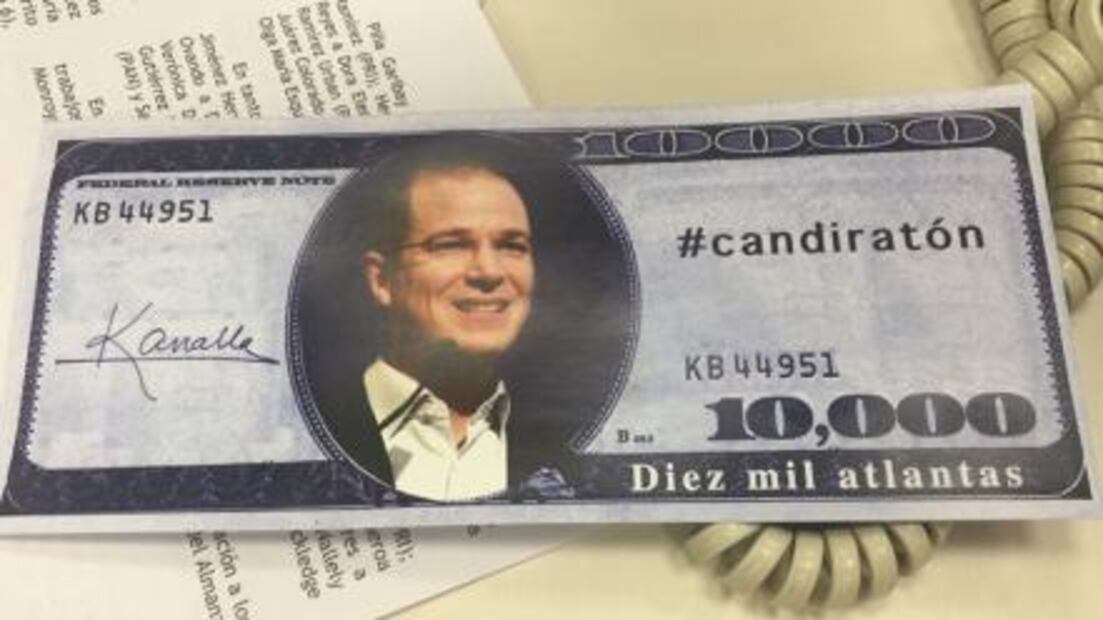  ​​PRI exhibe en San Lázaro muñeco de Anaya con traje de presidiario