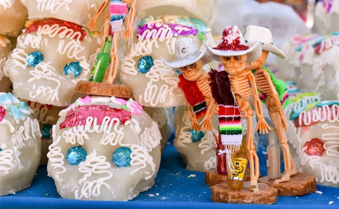 ¿Sabías que puedes hacer calaveritas de azúcar sin molde? Foto: Flickr.