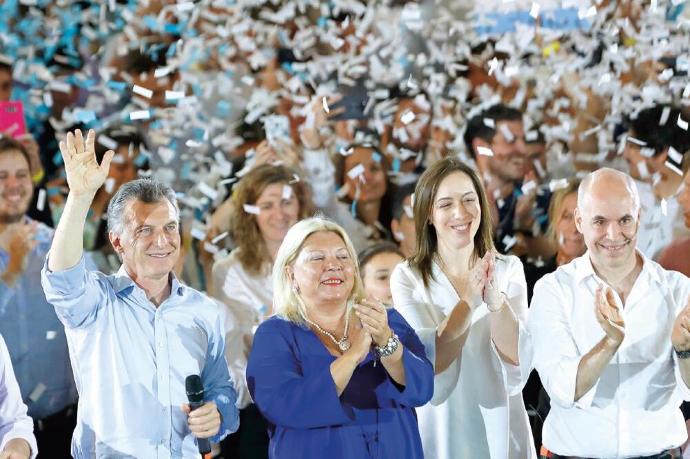 Favorita en las encuestas. Elisa Carrió, candidata del oficialismo que busca renovar su escaño, en su cierre de campaña. (DAVID FERNÁNDEZ. EFE)