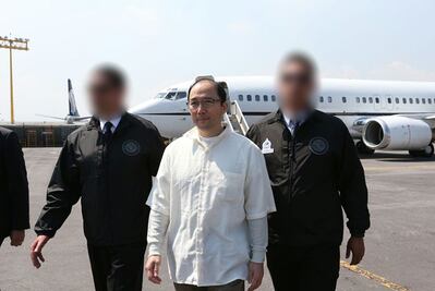 EU entrega a México a Zhenli Ye Gon