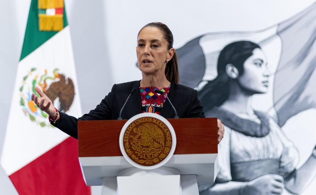 La presidenta de México, Claudia Sheinbaum Pardo, informó que la conversación de este jueves 1 de mayo con el mandatario estadounidense, Donald Trump, fue “muy buena” y “cordial”, y que el gobierno estadounidense está muy interesado en “disminuir el déficit”. Foto: Hugo Salvador / EL UNIVERSAL