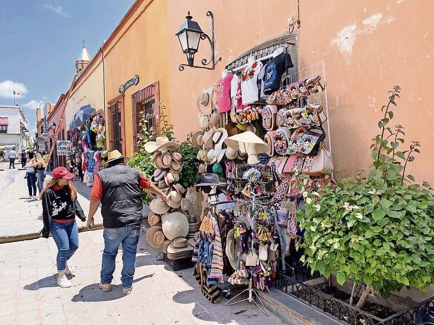 La Concanaco aseguró que se debe de seguir con el combate a la la informalidad, al mercado gris y terminar con la sobrerregulación, con el fin de impulsar crecimiento económico y desarrollo social