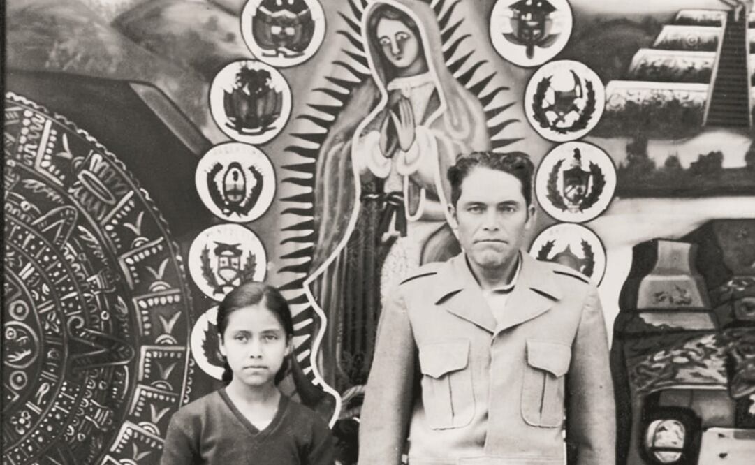 El día que Rosa Montiel Islas llegó a la Ciudad de México para, con tan sólo 12 años, trabajar y así ayudar a su familia, su padre, el señor Franscisco Montiel Burgos, la llevó de visita a la Basílica de Guadalupe. (CORTESÍA LILIANA LUNA)