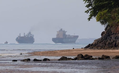Canal de Panamá reduce tránsito diario para enfrentar a El Niño; prevén restringirlo a 32 buques