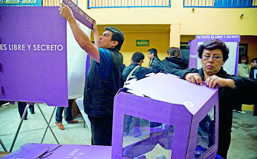 Ante problemas de renuncia o no aceptación de los nombramientos, el INE puede hacer designaciones de última hora, incluso un día antes, el 6 de junio (ARCHIVO EL UNIVERSAL)