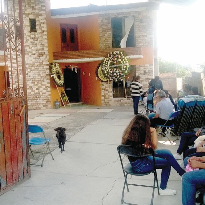 Familiares velan restos de la menor desaparecida el 14 de octubre; hoy la sepultarán. (JUAN M. BARRERA. EL UNIVERSAL)