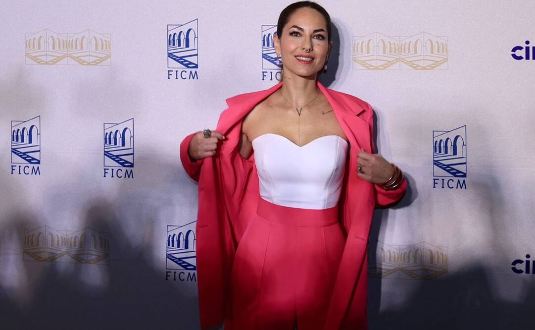 Bárbara Mori en la alfombra roja de la película "Mistura" en el Teatro Melchor Ocampo, en Morelia. Foto: Berenice Fregoso/EL UNIVERSAL.