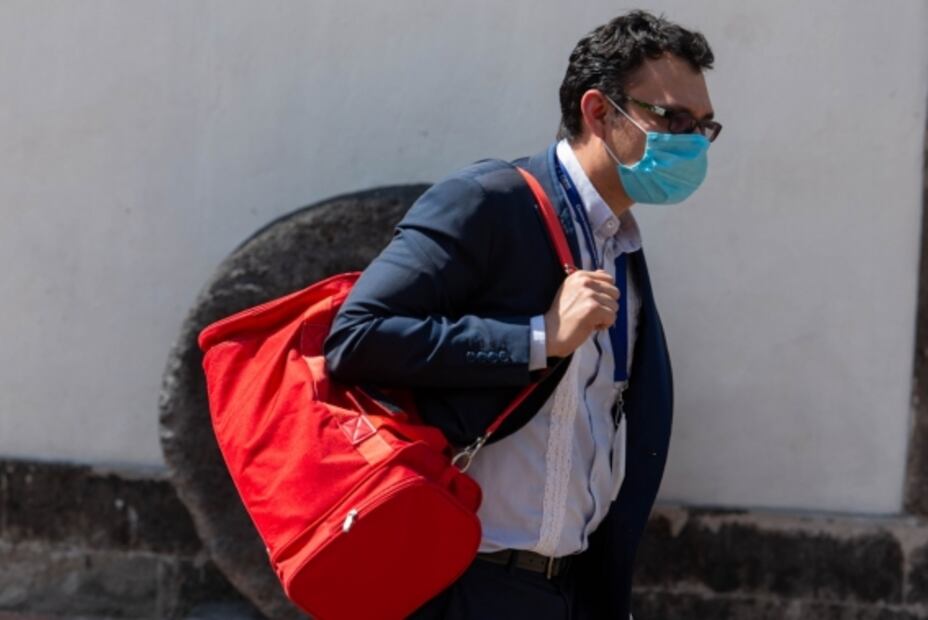 Así se van transformando Los Pinos para acoger a médicos