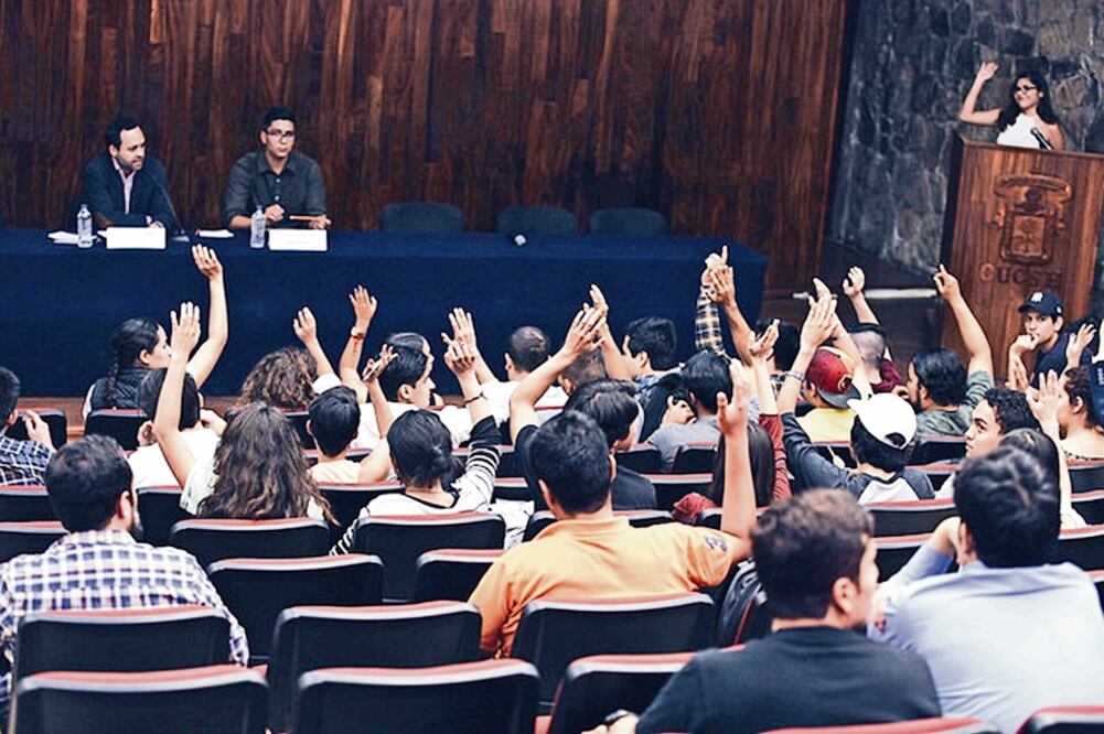 El diputado de MC Clemente Castañeda explicó que la presencia de las Fuerzas Armadas en algunas partes del país han vuelto cada vez más inoperantes y obsoletas a las policías locales (MC)