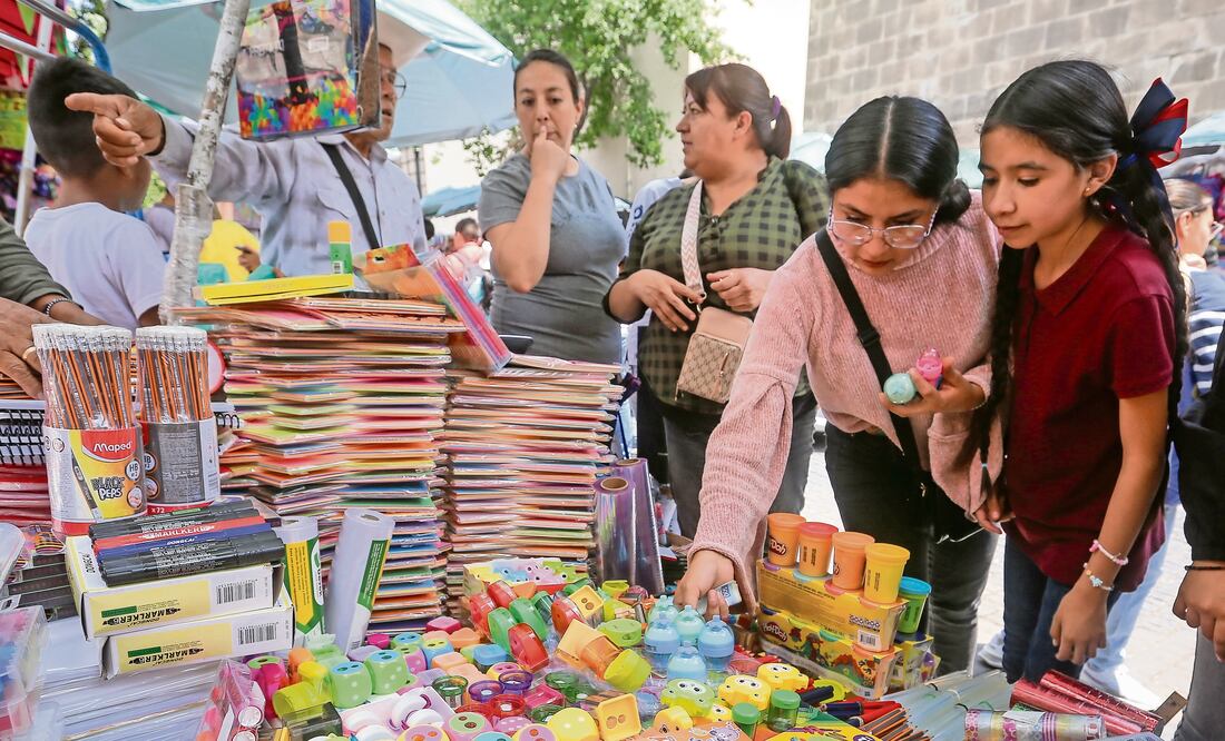 Comerciantes en la CDMX prevén pérdidas por la llegada de productos chinos, pero no se rinden. Foto: Luis Camacho| El Universal