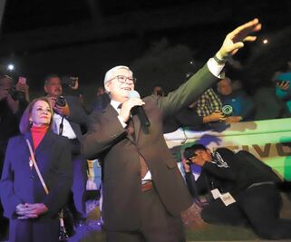 Ahora en BC... Bonilla propone rifar Casa de Gobierno