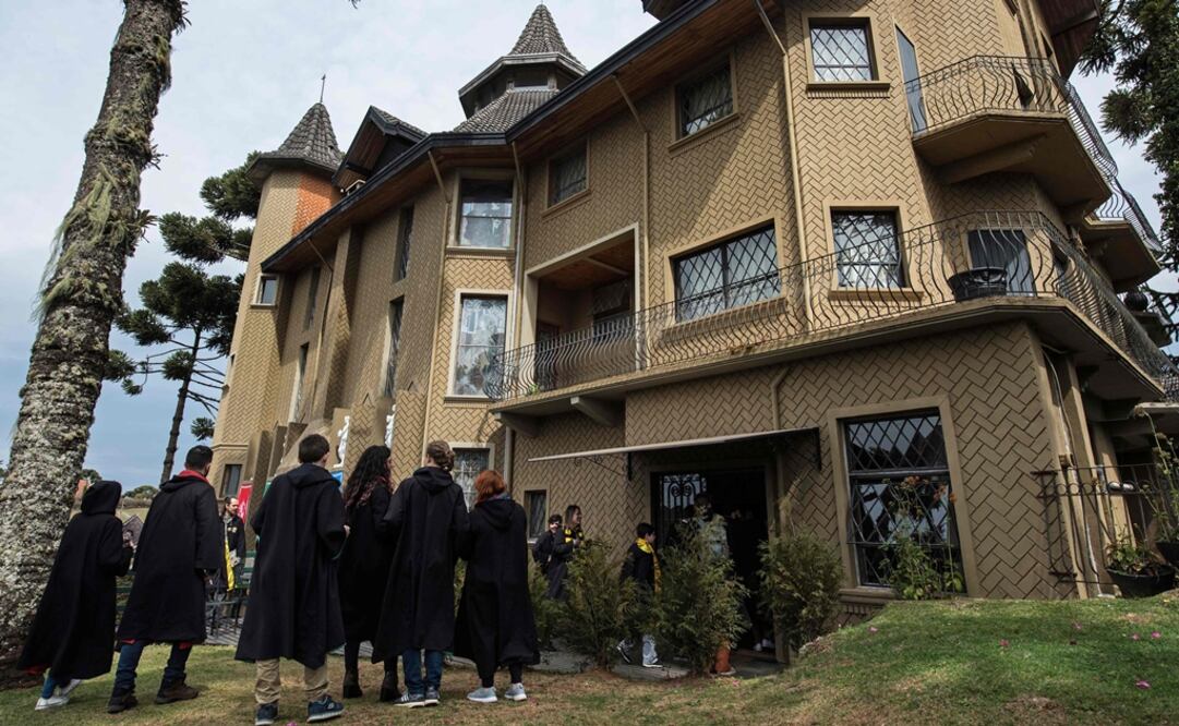 La "Hogwarts brasileña", inaugurada en 2015, realizó este mes su quinta jornada de inmersión en un hotel-castillo en el interior de Sao Paulo.