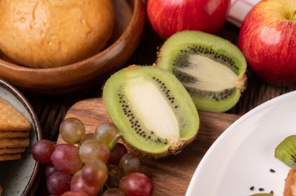 Kiwi y salud. Fuente: Freepik