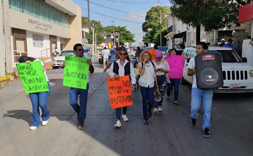Marchan en Ciudad Madero por el caso de Dafne Zapata; exigen justicia por su muerte.
Foto: Especial.