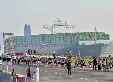 Inauguran en Egipto la ampliación del Canal de Suez