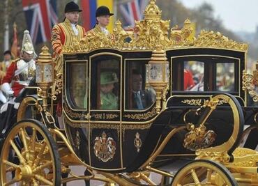 Reina Isabel II: el día que recibió a un presidente… sin pantalones