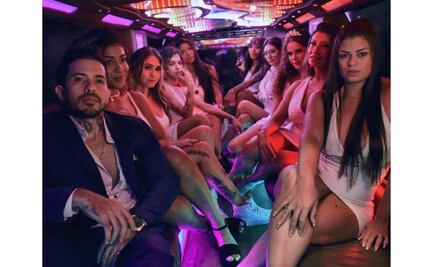 “Familia del diablo”: Hacen pintas en casa de modelo brasileño casado con ocho mujeres