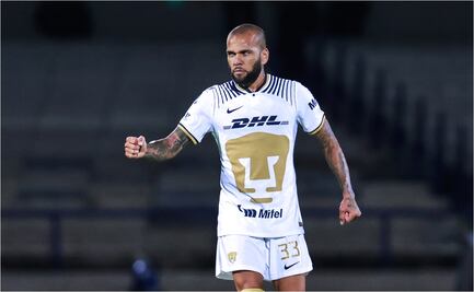Dani Alves habría adelantado su salida de Pumas
