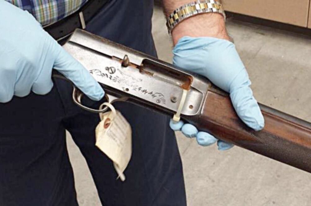 Las fotos fueron publicadas en la página web del departamento de policía. AP