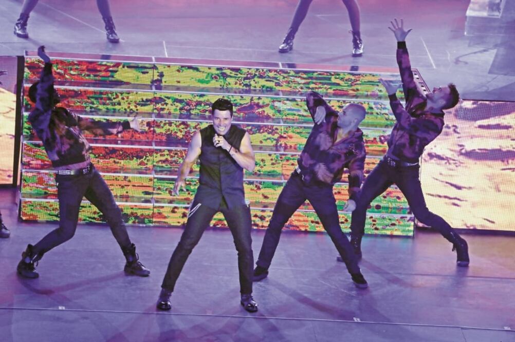 El puertorriqueño desató el baile en temas como “Fiesta” y “Palo bonito”. (LUIS CORTÉS. EL UNIVERSAL)