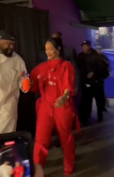 Rihanna adopta las "bonitas costumbres" de... ¿Martha Debayle?