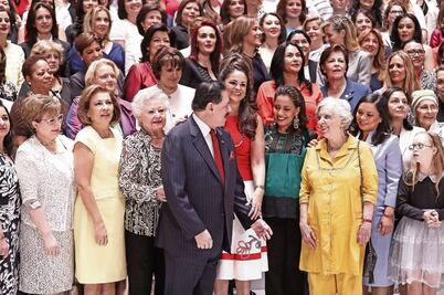 101 mujeres en EL UNIVERSAL