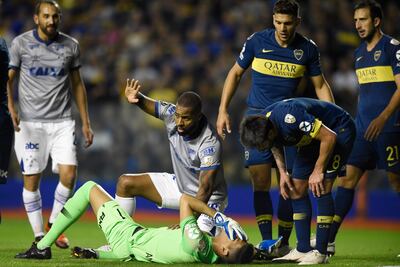 Portero de Boca Juniors se fractura la mandíbula