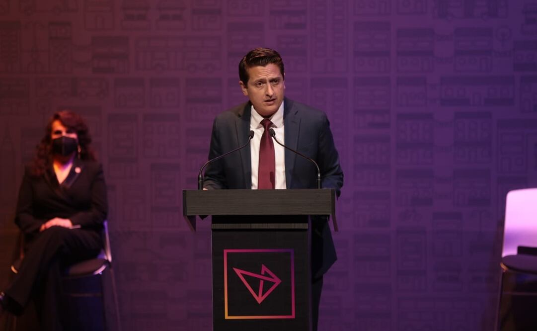 Néstor Núñez dio su segundo informe de labores desde el Teatro María Rojo, en Tlatelolco. Foto: Especial