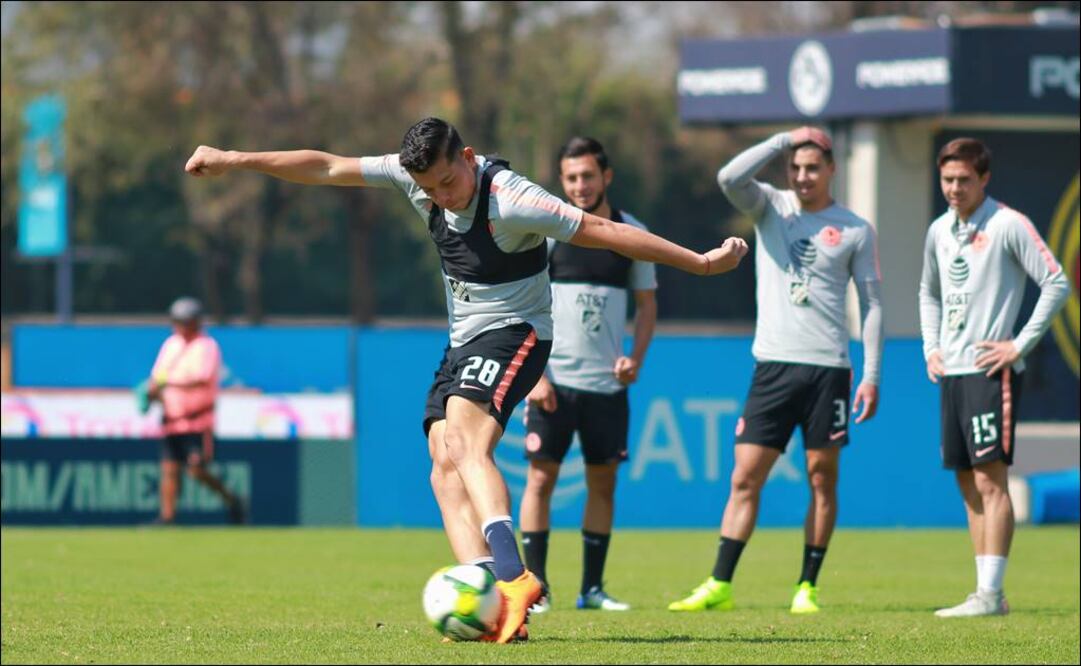 Entrenamiento del Club América en las instalaciones de Coapa. FOTO/IMAGO7